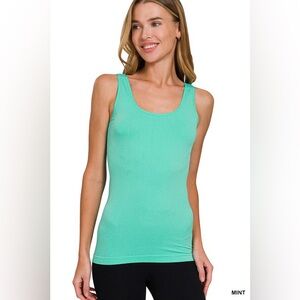 ZENANA MINT 2-WAY V-NECK / U-NECK SEAMLESS TANK TOP